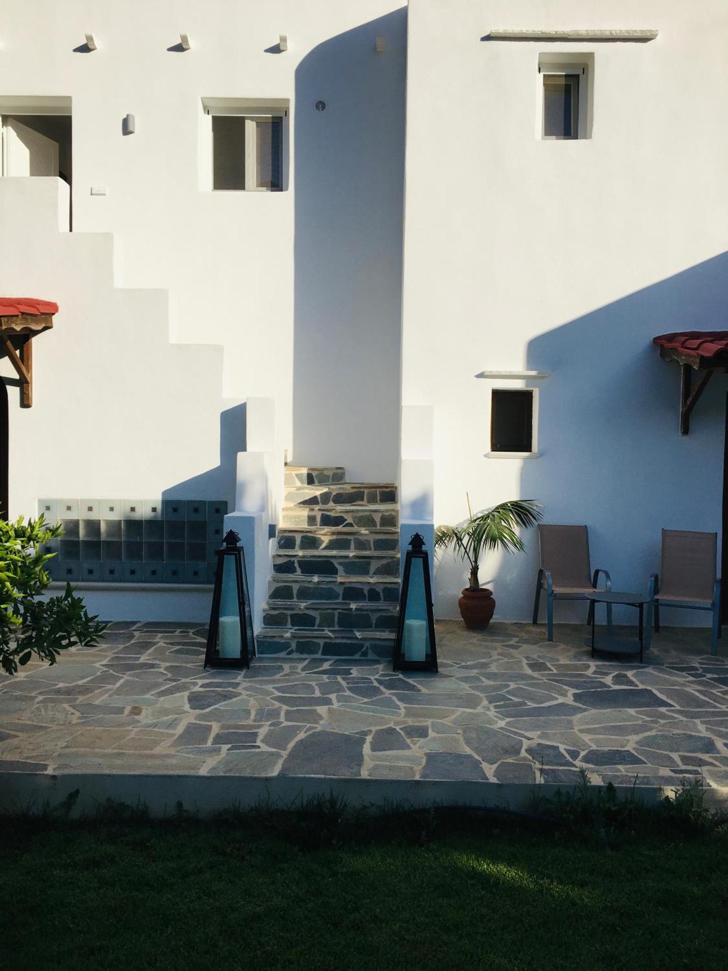 Ninemia Naxos Suites Agios Thaleleos Exterior foto